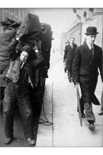 Robert Frank London/Wales 2459
